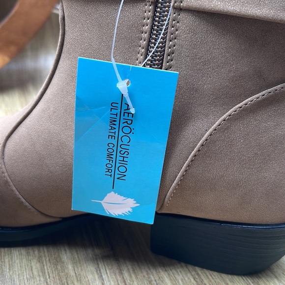 🆕 AEROCUSHION Hartford Faux Leather Booties with Tassel - 8.5 (US) NWT - Picture 5 of 7